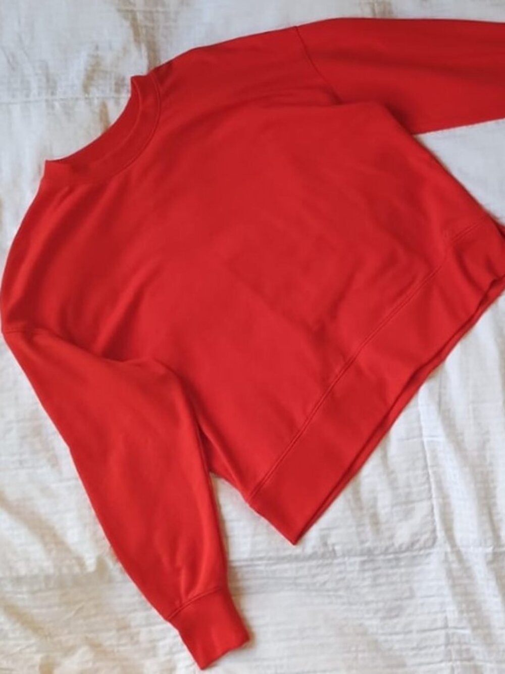 Women’s Red Crewneck Sweatshirt – Classic Casual Long Sleeve Pullover Top